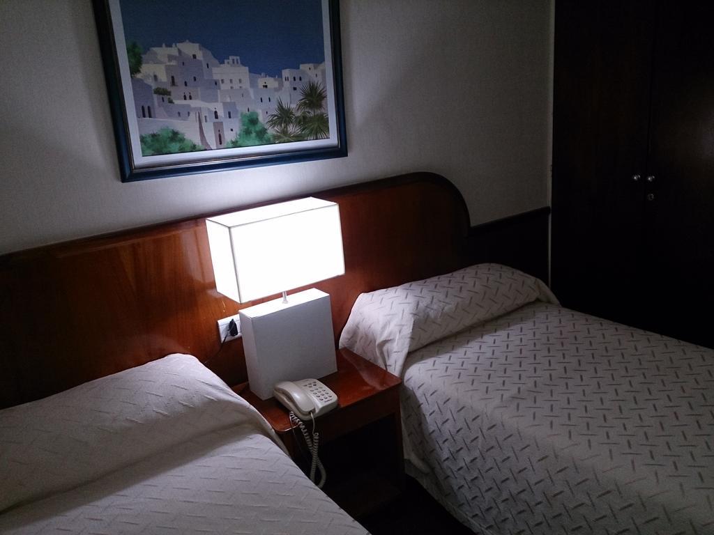 Hotel Orly كورينتس الغرفة الصورة